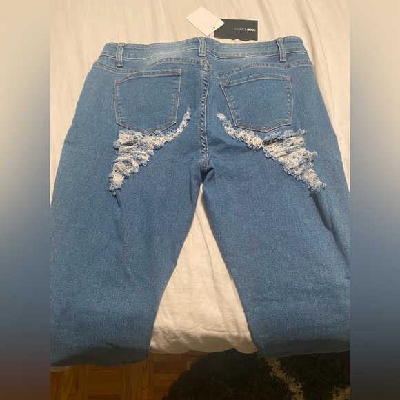 Brand new size 13 (small fit) Fashionnova denim Jeans new with tag - Picture 2 of 2